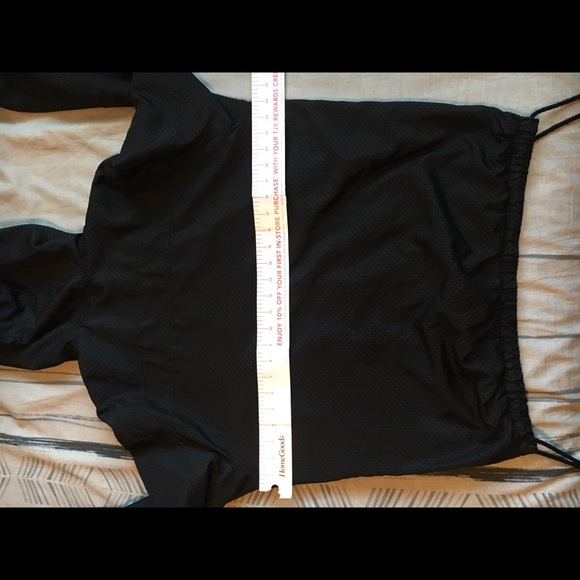 Windbreaker - Picture 4 of 10